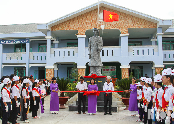 Lễ khánh thành tượng đài Nguyễn Tất Thành